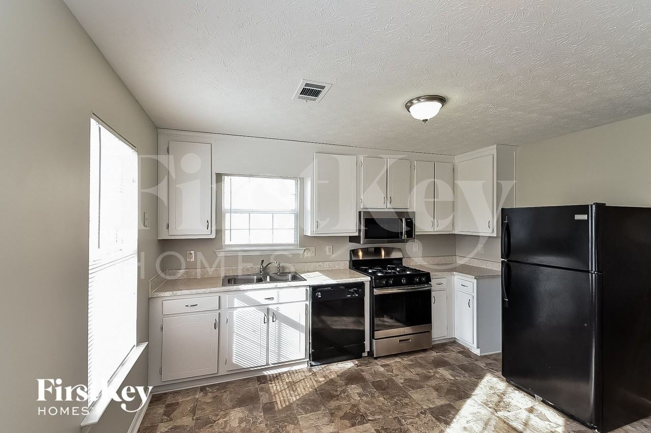 824 Rock Shoals Ct - Photo 6 of 15