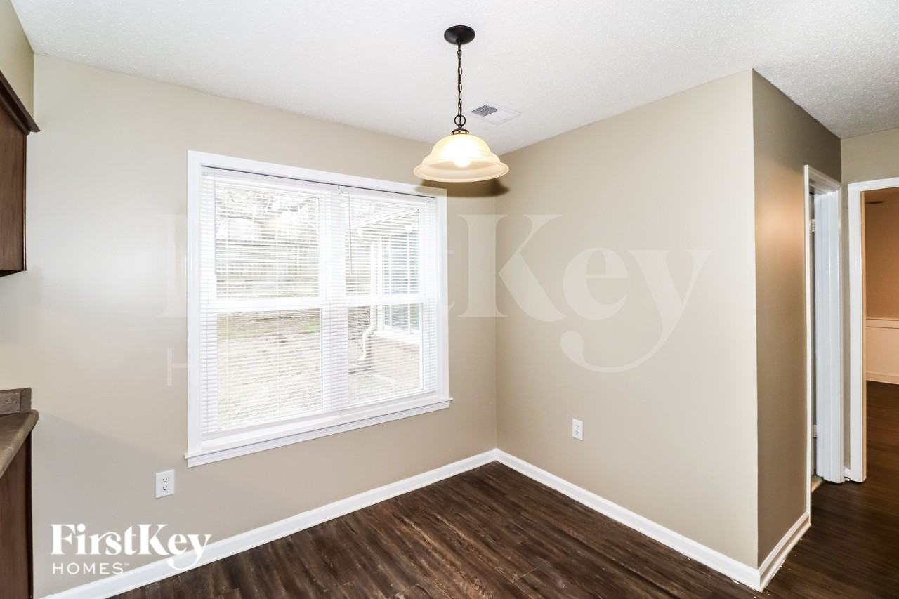 8117 S Regis Pl - Photo 5 of 15