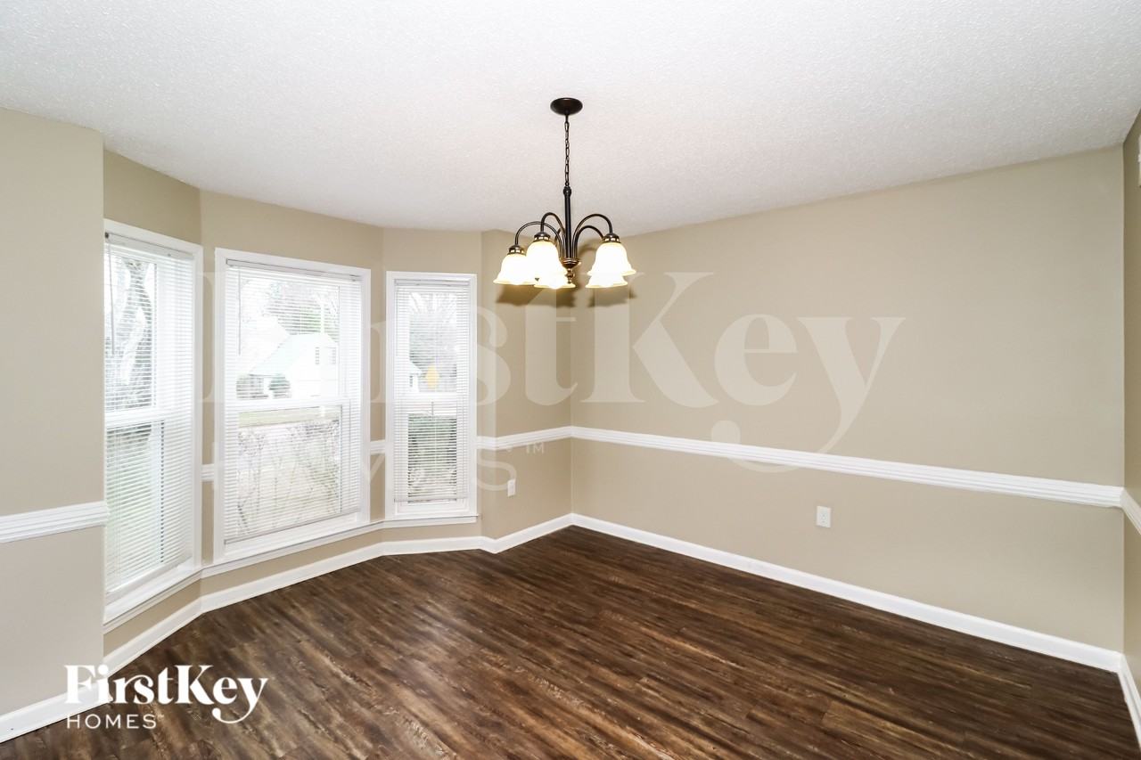8117 S Regis Pl - Photo 6 of 15