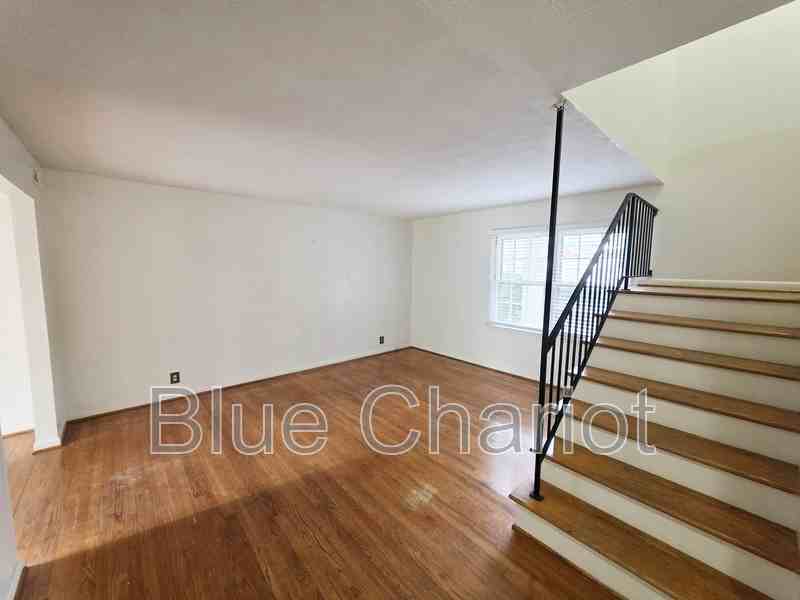 3109 Merrill Ct - Photo 6 of 17