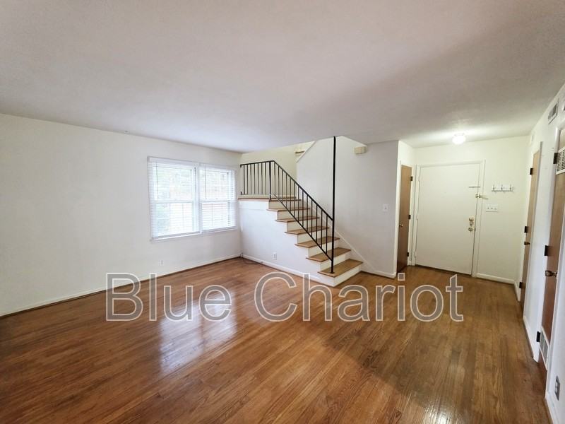 3109 Merrill Ct - Photo 7 of 17