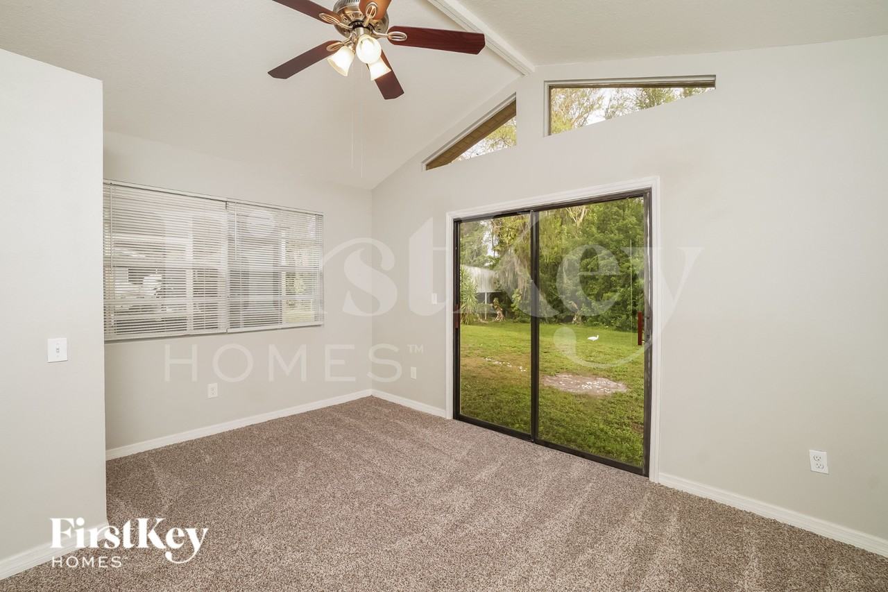 6841 Willits Ave - Photo 7 of 15