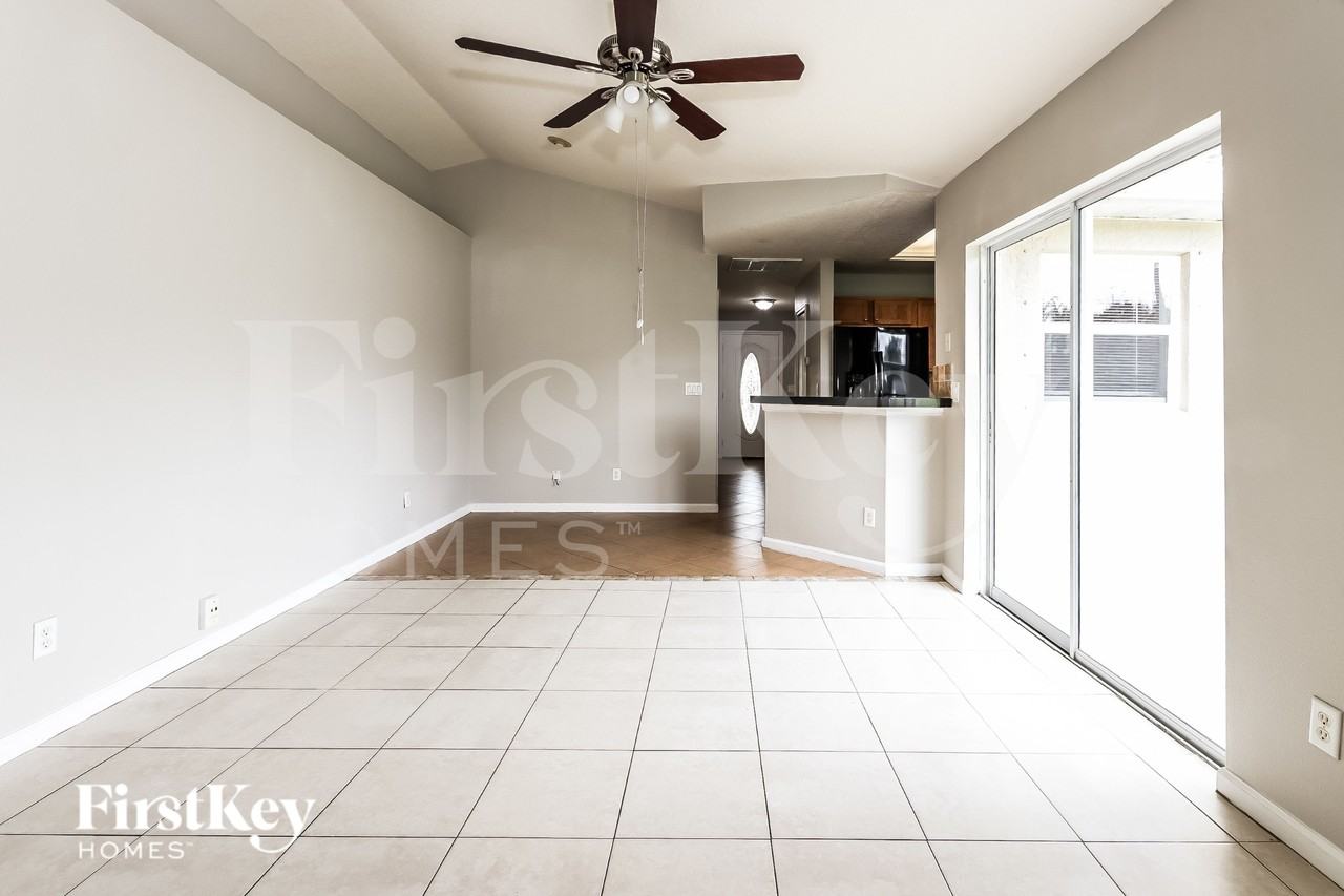 662 Sw Sandbar Ter - Photo 4 of 19