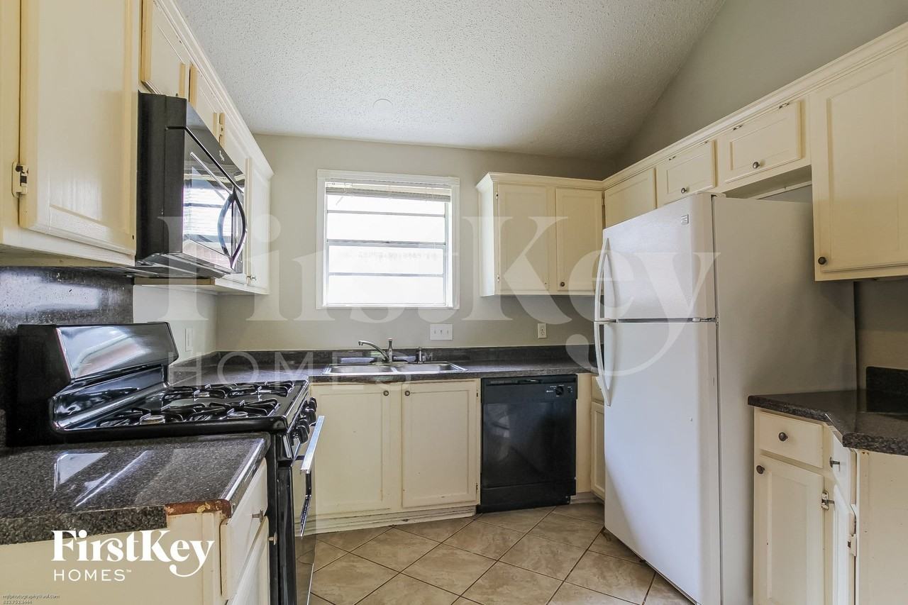 6426 New World Dr - Photo 6 of 15