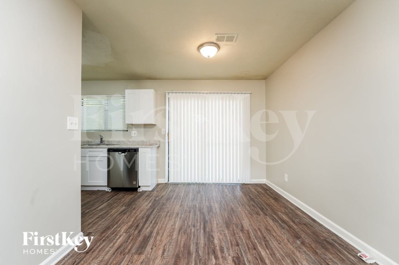 5534 Petite Ct - Photo 4 of 16