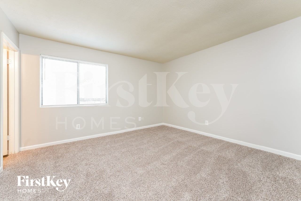 5534 Petite Ct - Photo 7 of 16
