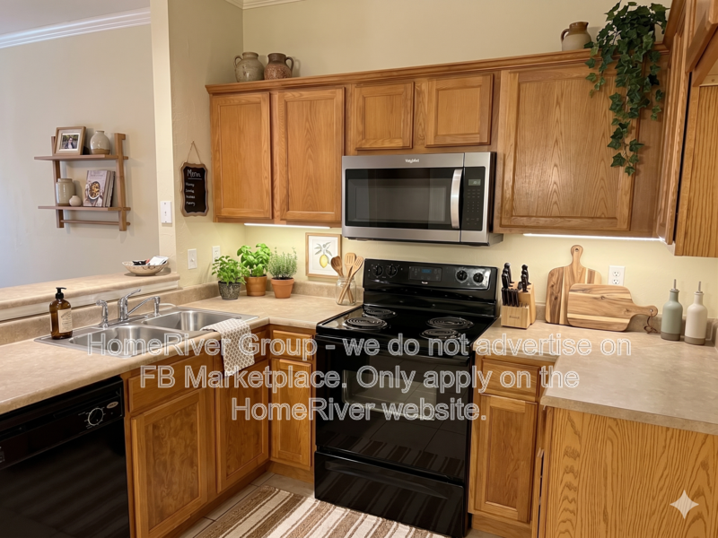 11137 Sw 5th St - Photo 5 of 33