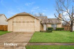featured image of 4841 Trailwood Dr