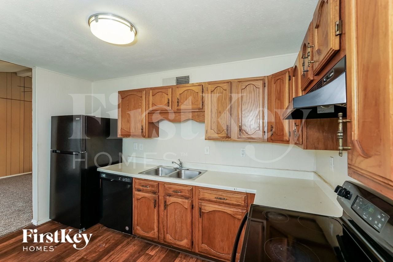 4841 Trailwood Dr - Photo 6 of 16