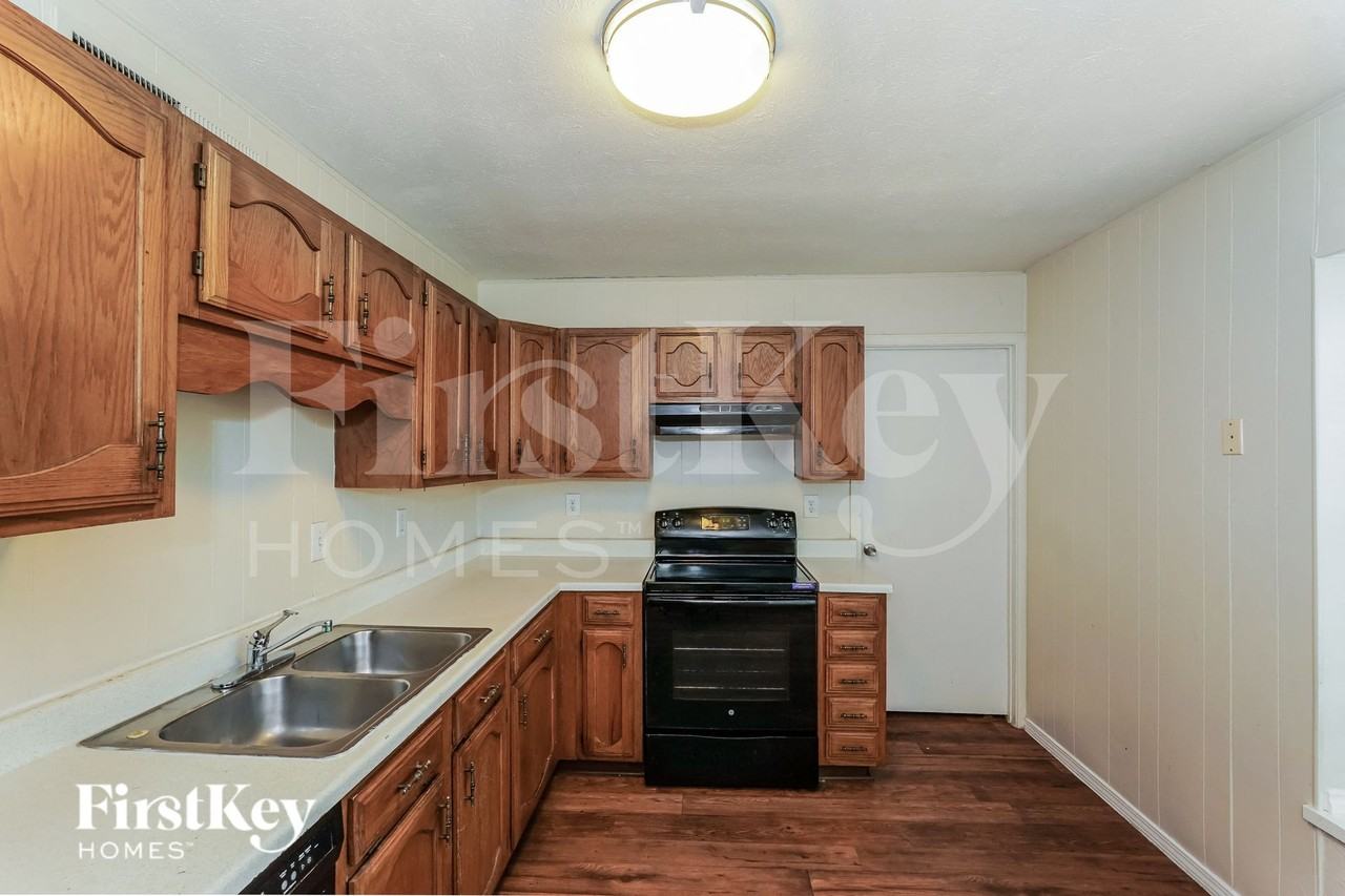 4841 Trailwood Dr - Photo 7 of 16