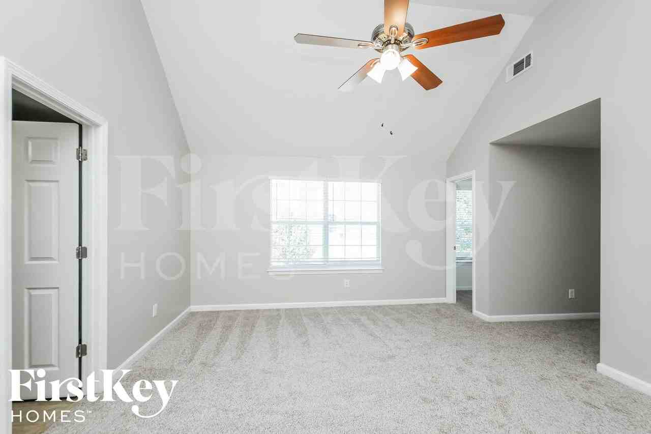 483 Baywood Way - Photo 3 of 15