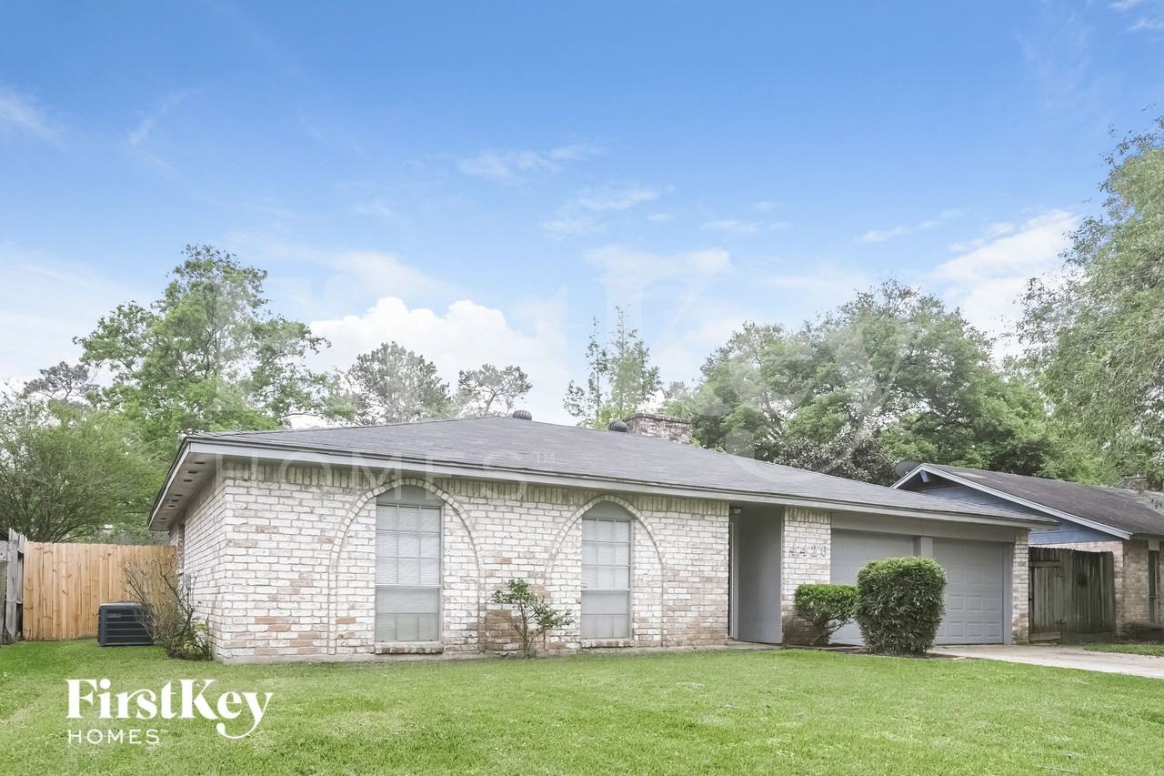 4426 Adonis Dr - Photo 2 of 15