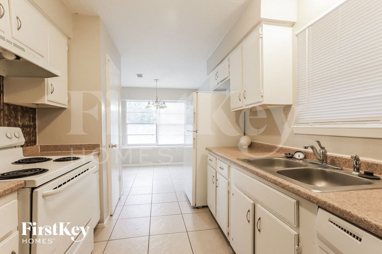4426 Adonis Dr - Photo 6 of 15