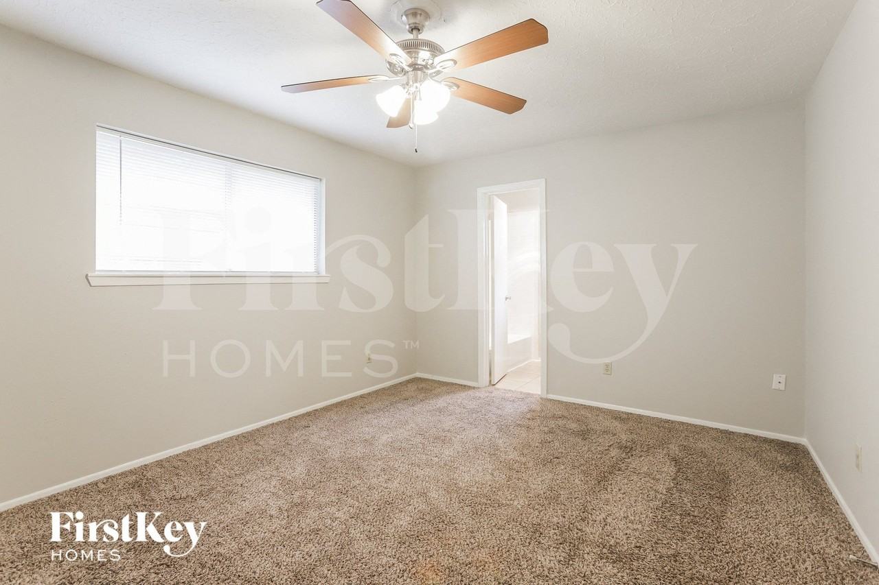 4426 Adonis Dr - Photo 7 of 15