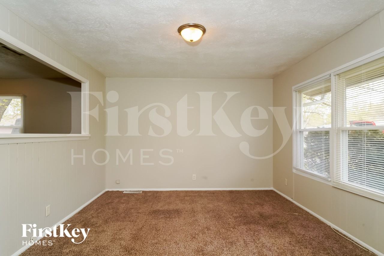 4331 Bertrand Rd - Photo 4 of 15