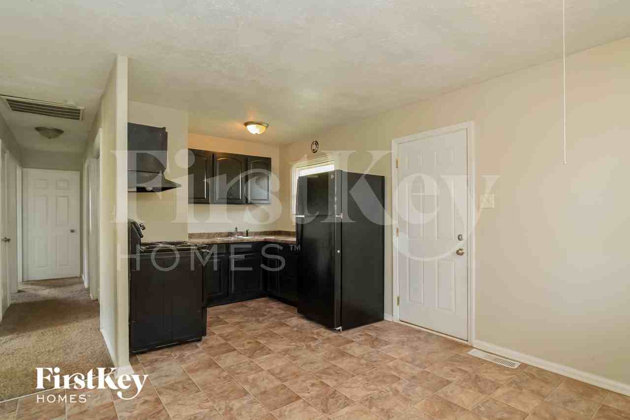 4331 Bertrand Rd - Photo 5 of 15