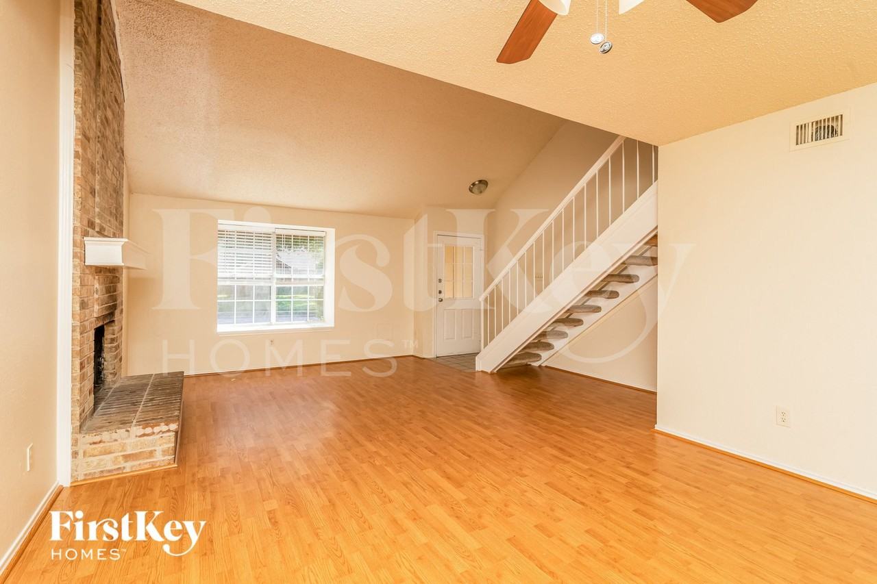 4231 Glen Ridge Dr - Photo 3 of 15