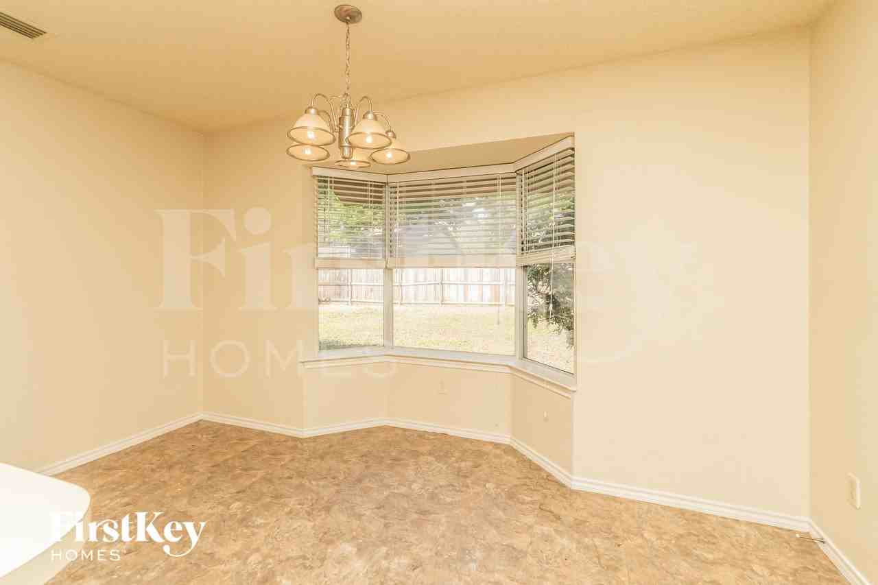 4231 Glen Ridge Dr - Photo 5 of 15