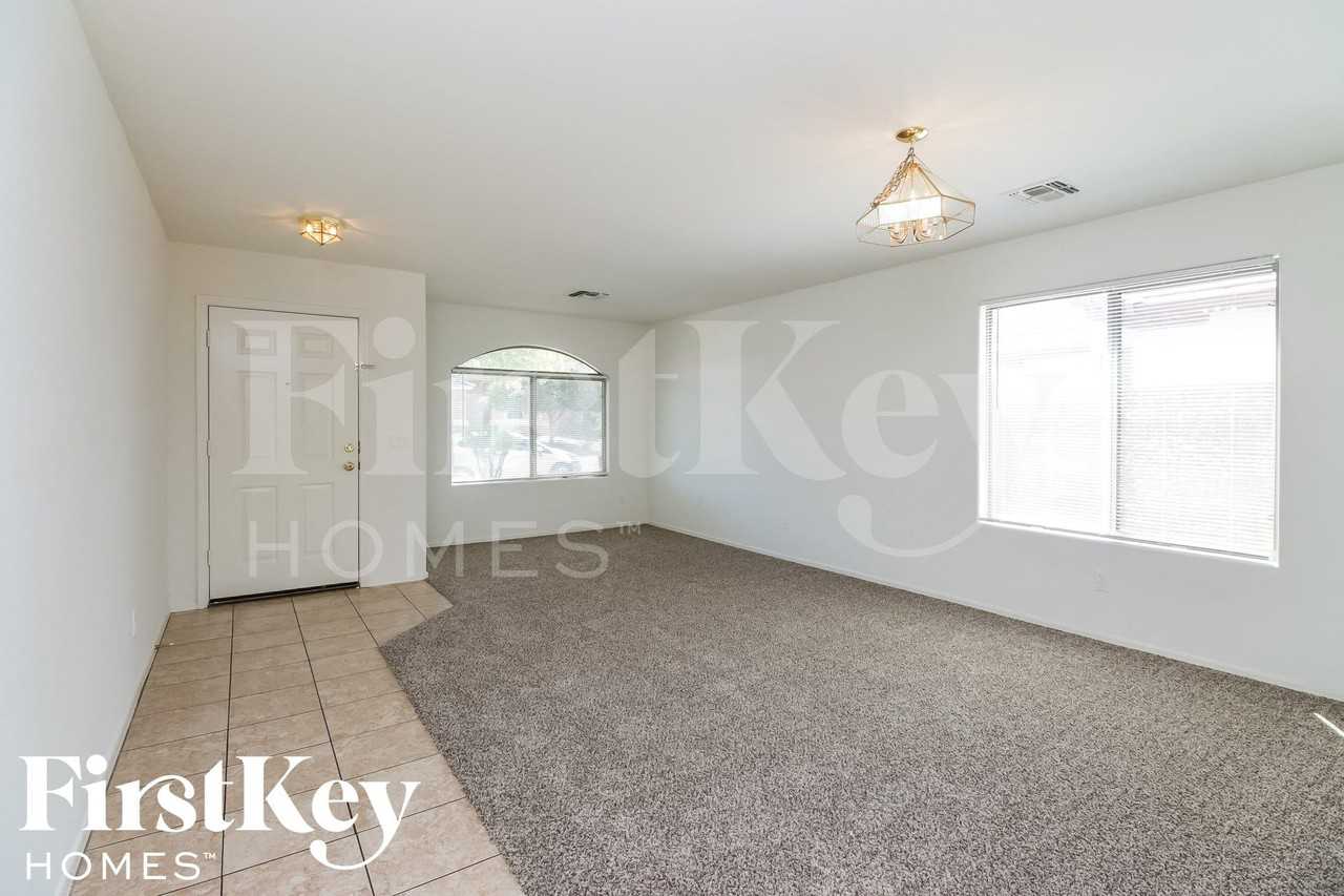 3688 W Santa Cruz Ave - Photo 2 of 15