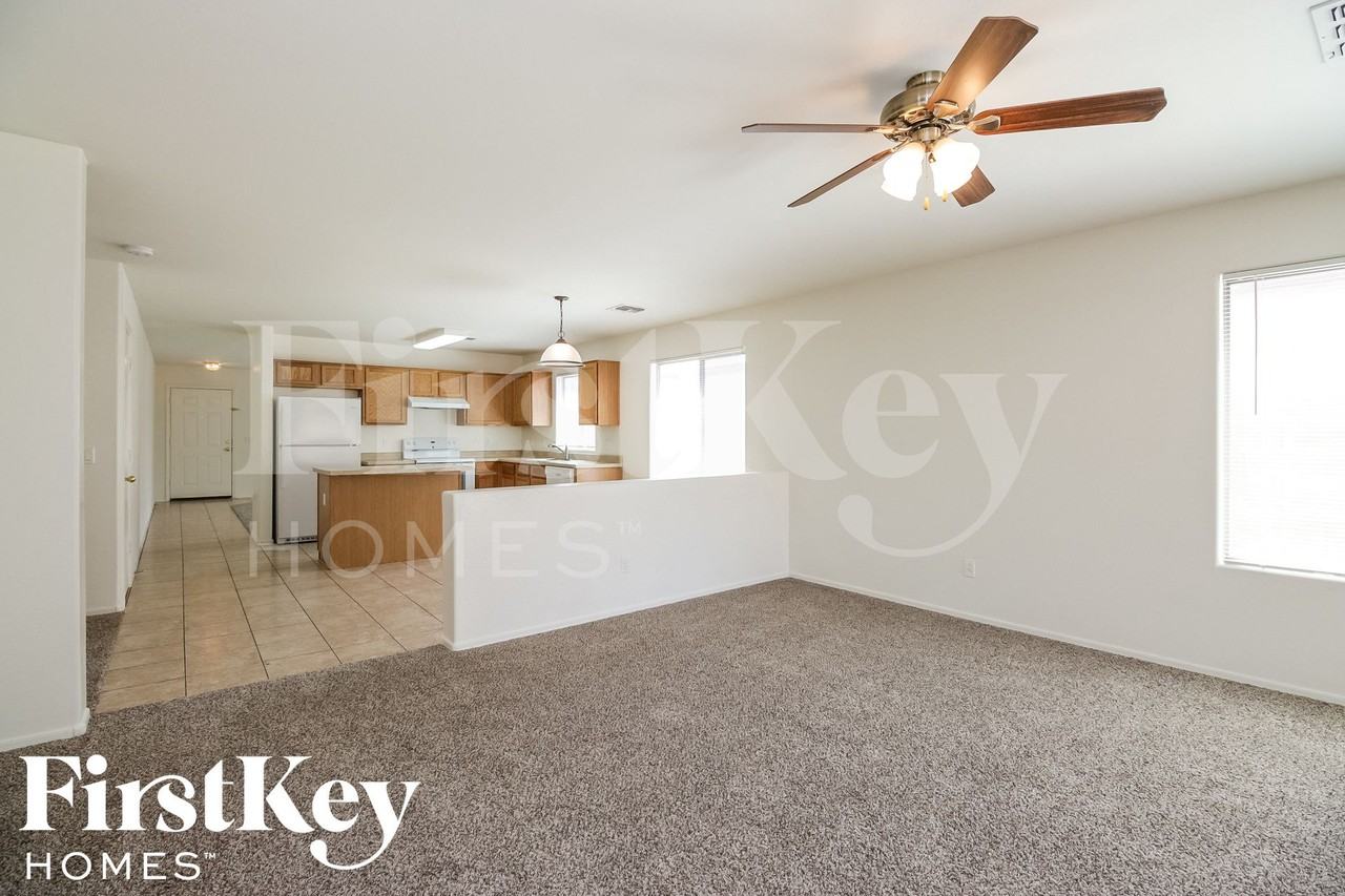 3688 W Santa Cruz Ave - Photo 6 of 15