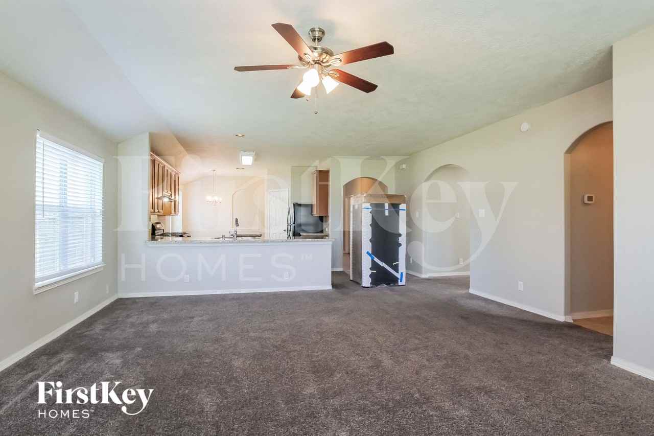 3331 Aegean Dr - Photo 3 of 15