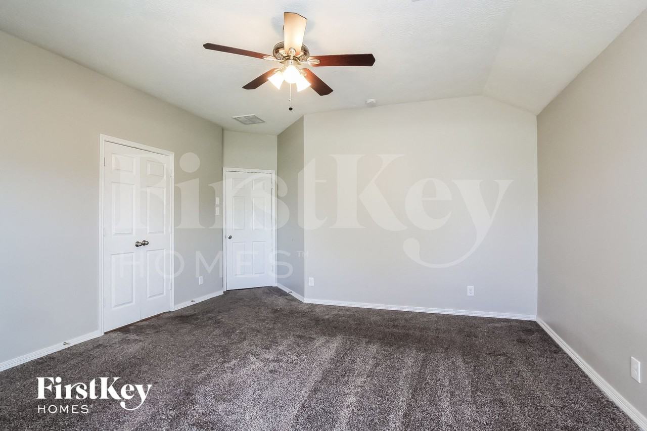 3331 Aegean Dr - Photo 7 of 15