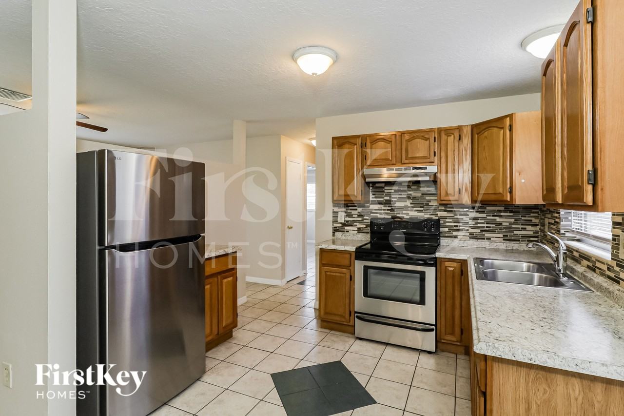 3252 Peterborough St - Photo 6 of 19
