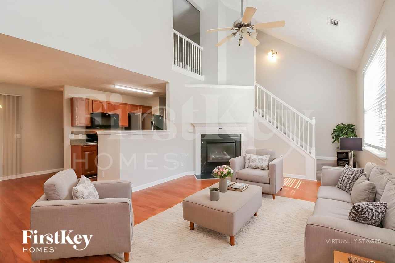 3080 Lakeside Cir - Photo 4 of 19