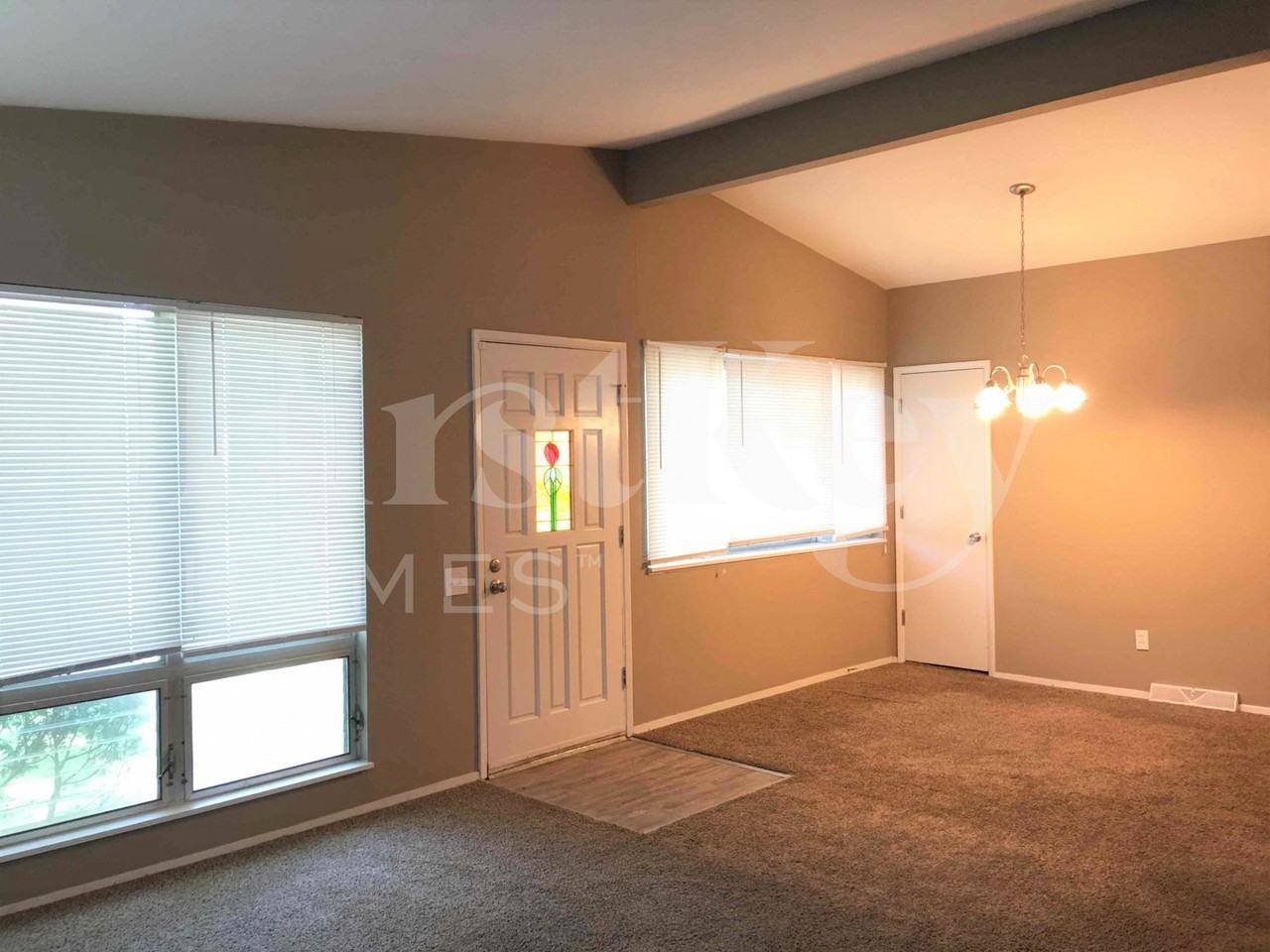 2560 Pheasant Dr - Photo 2 of 21
