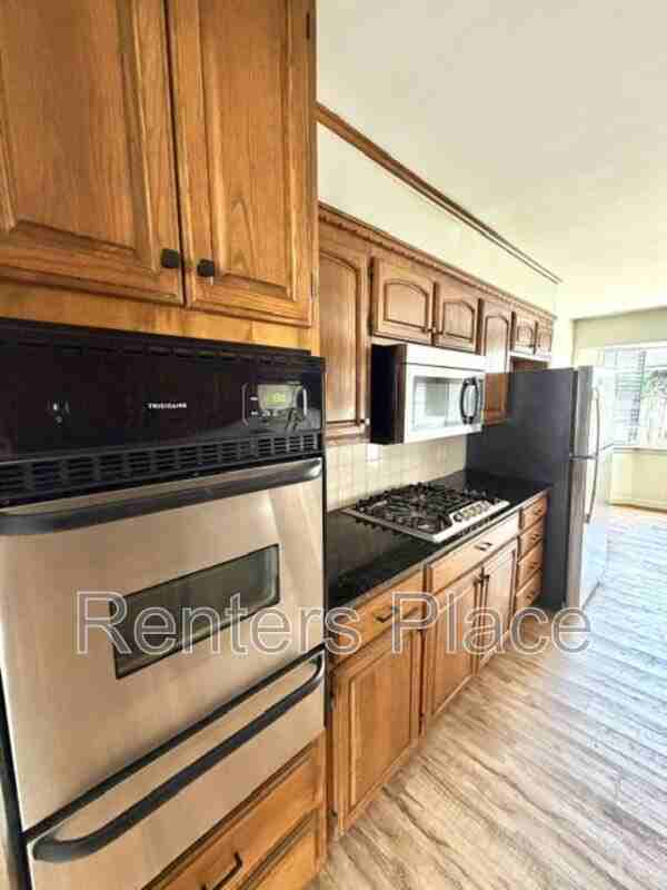 9022 E 30th St - Photo 5 of 20