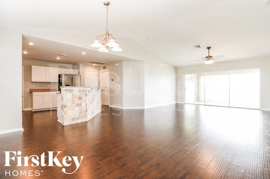206 Ne 16th Ter - Photo 5 of 15