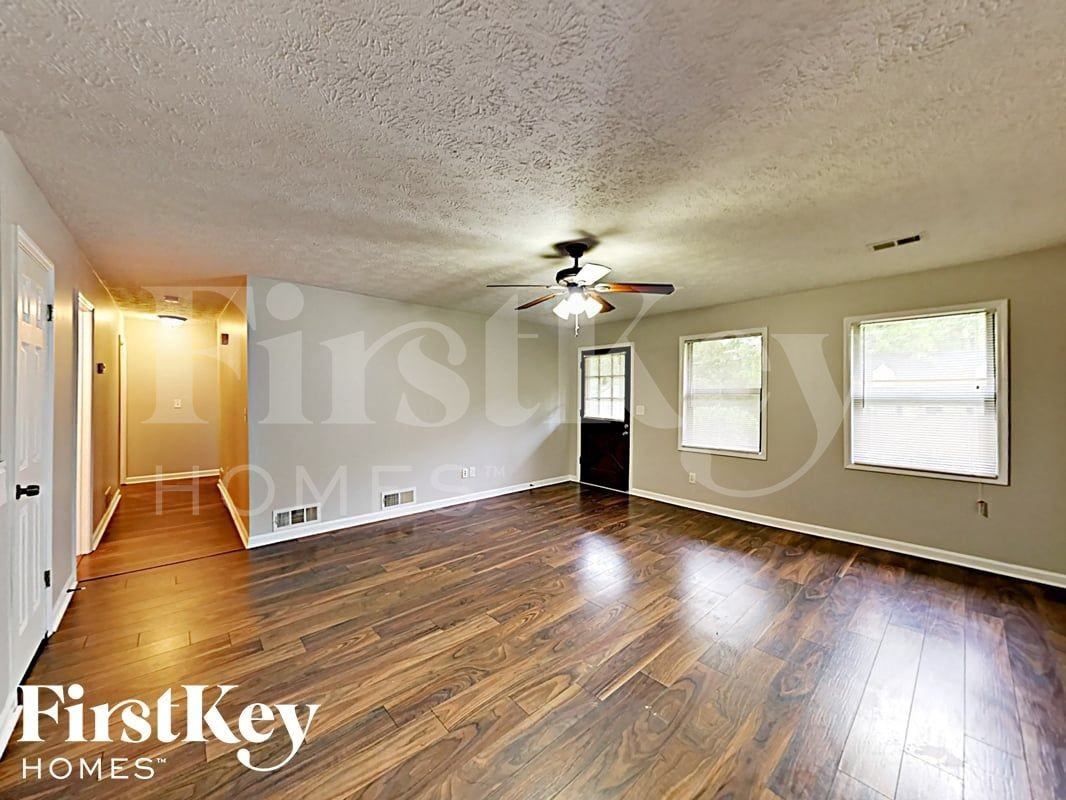 1793 Merry Oak Rd Sw - Photo 3 of 16