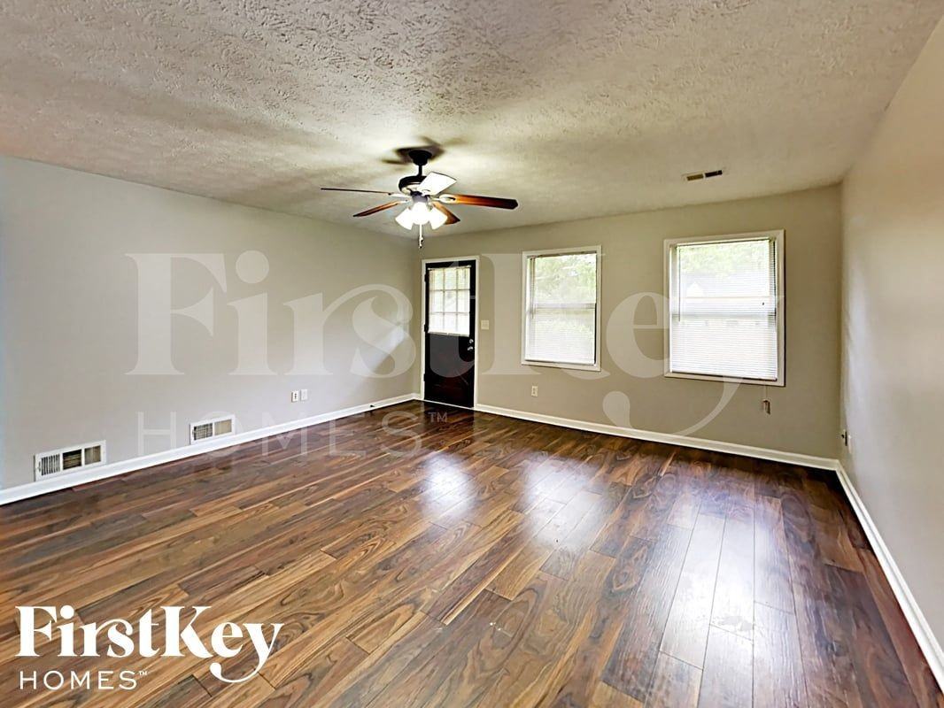 1793 Merry Oak Rd Sw - Photo 4 of 16