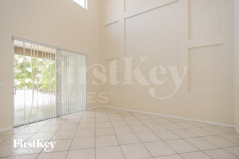16337 Swstreet - Photo 2 of 15
