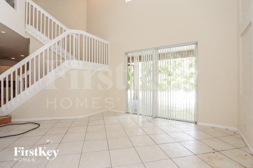 16337 Swstreet - Photo 3 of 15