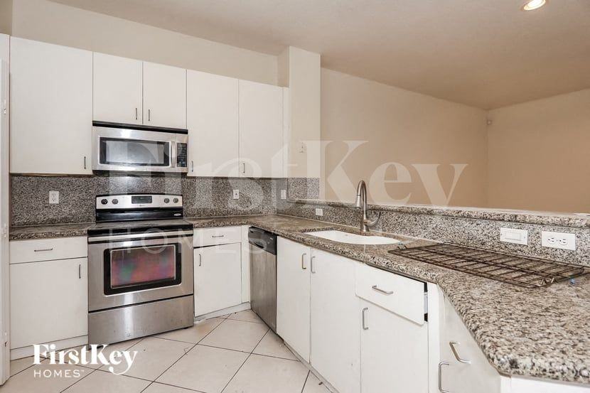 16337 Swstreet - Photo 7 of 15