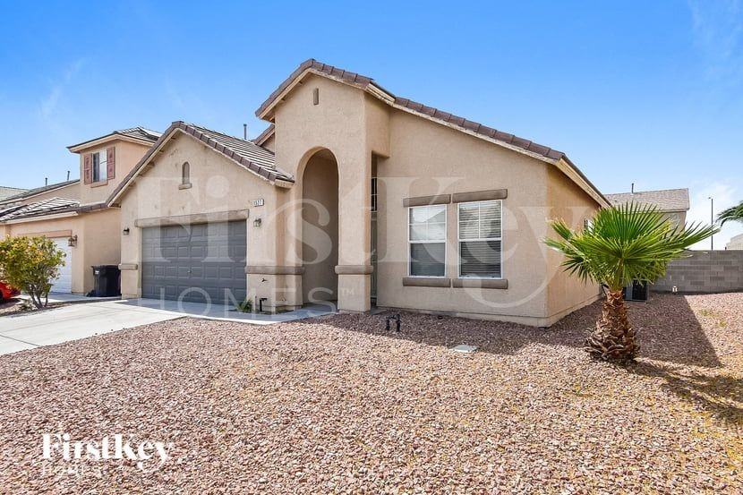 1527 Paradise Reef Ave - Photo 2 of 16
