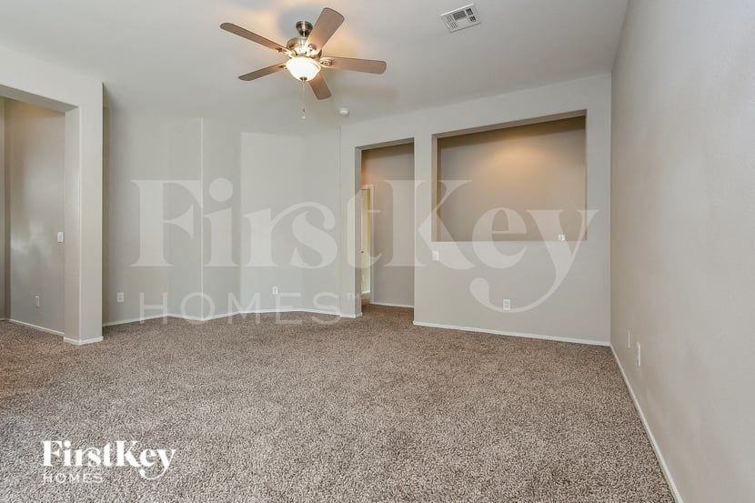 1527 Paradise Reef Ave - Photo 3 of 16