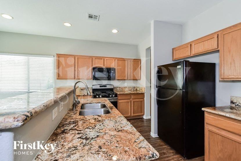 1527 Paradise Reef Ave - Photo 6 of 16