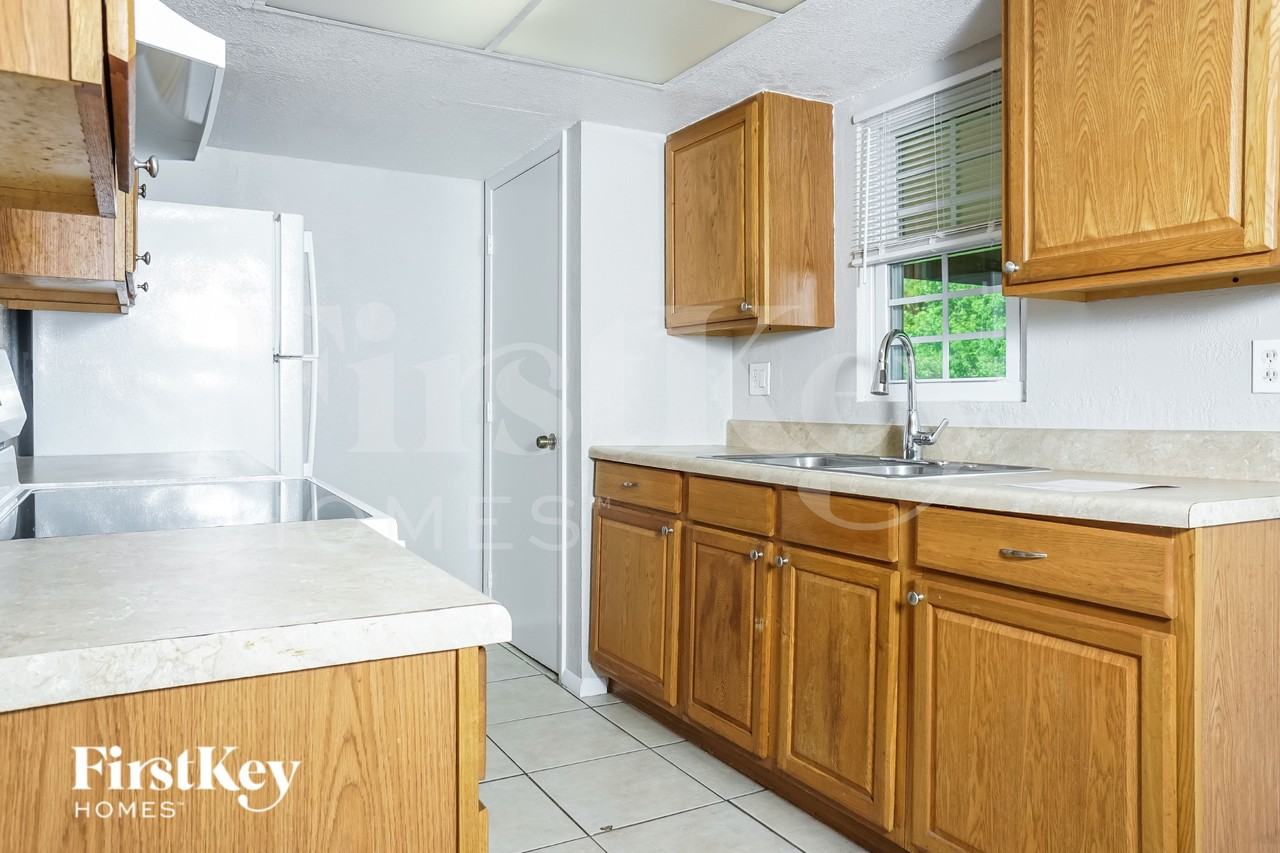1513 Harbor Blvd - Photo 6 of 16