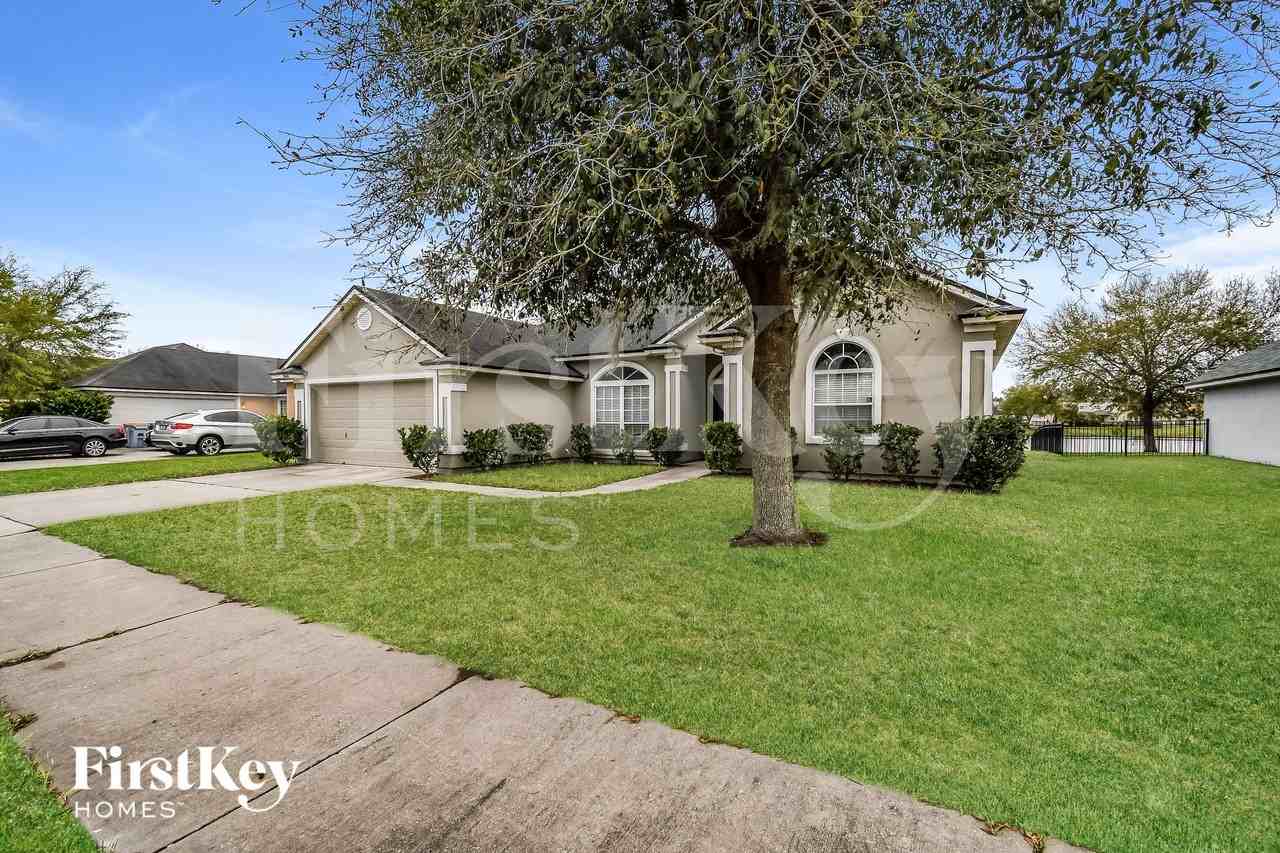 13940 Fish Eagle Dr E - Photo 2 of 15