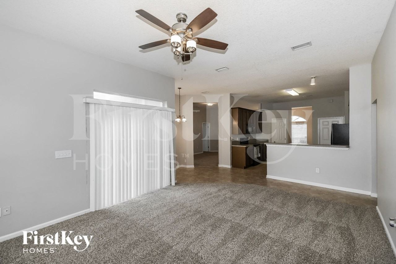 13940 Fish Eagle Dr E - Photo 5 of 15