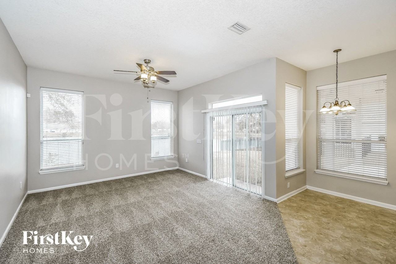 13940 Fish Eagle Dr E - Photo 6 of 15
