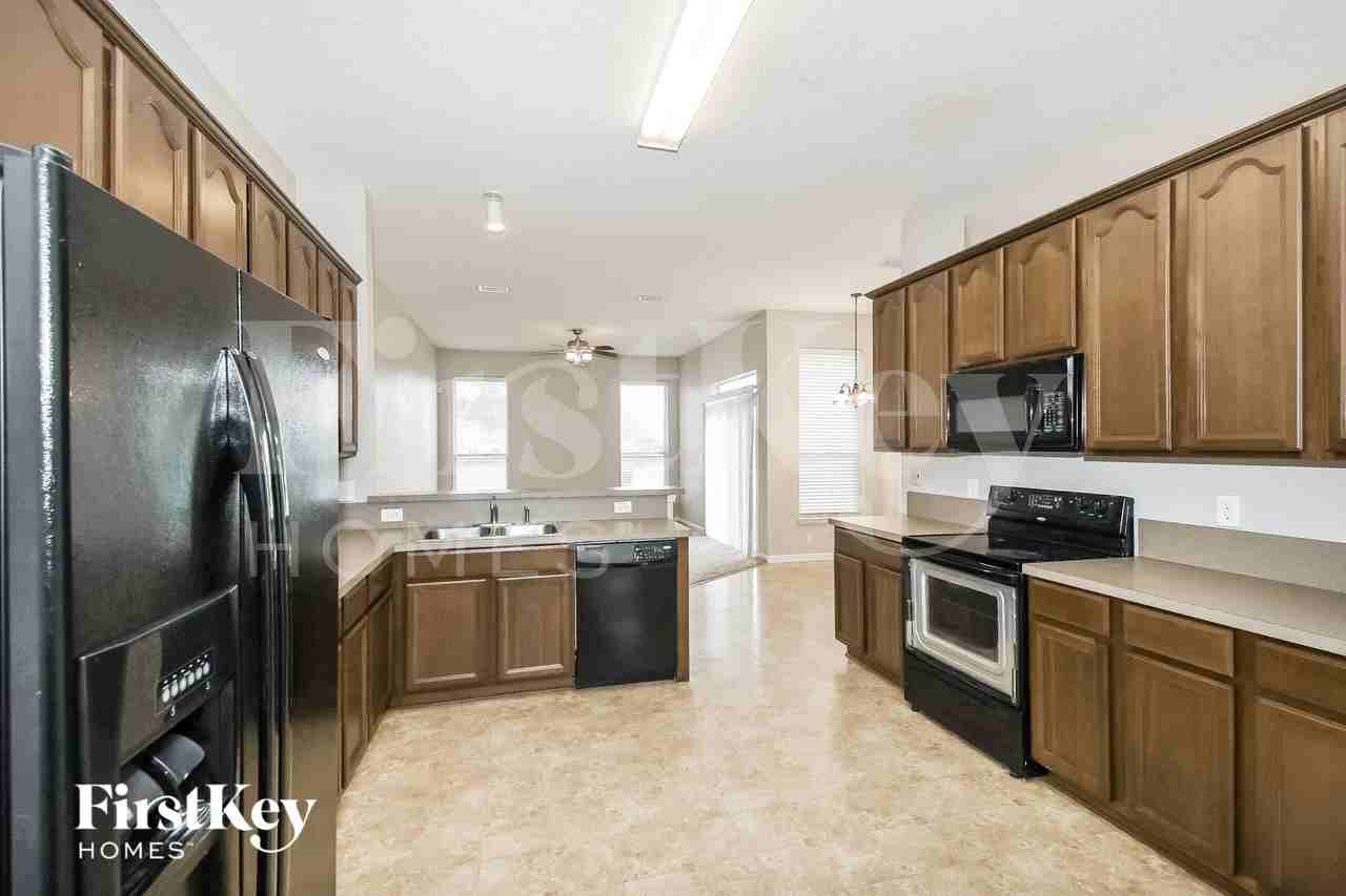 13940 Fish Eagle Dr E - Photo 7 of 15