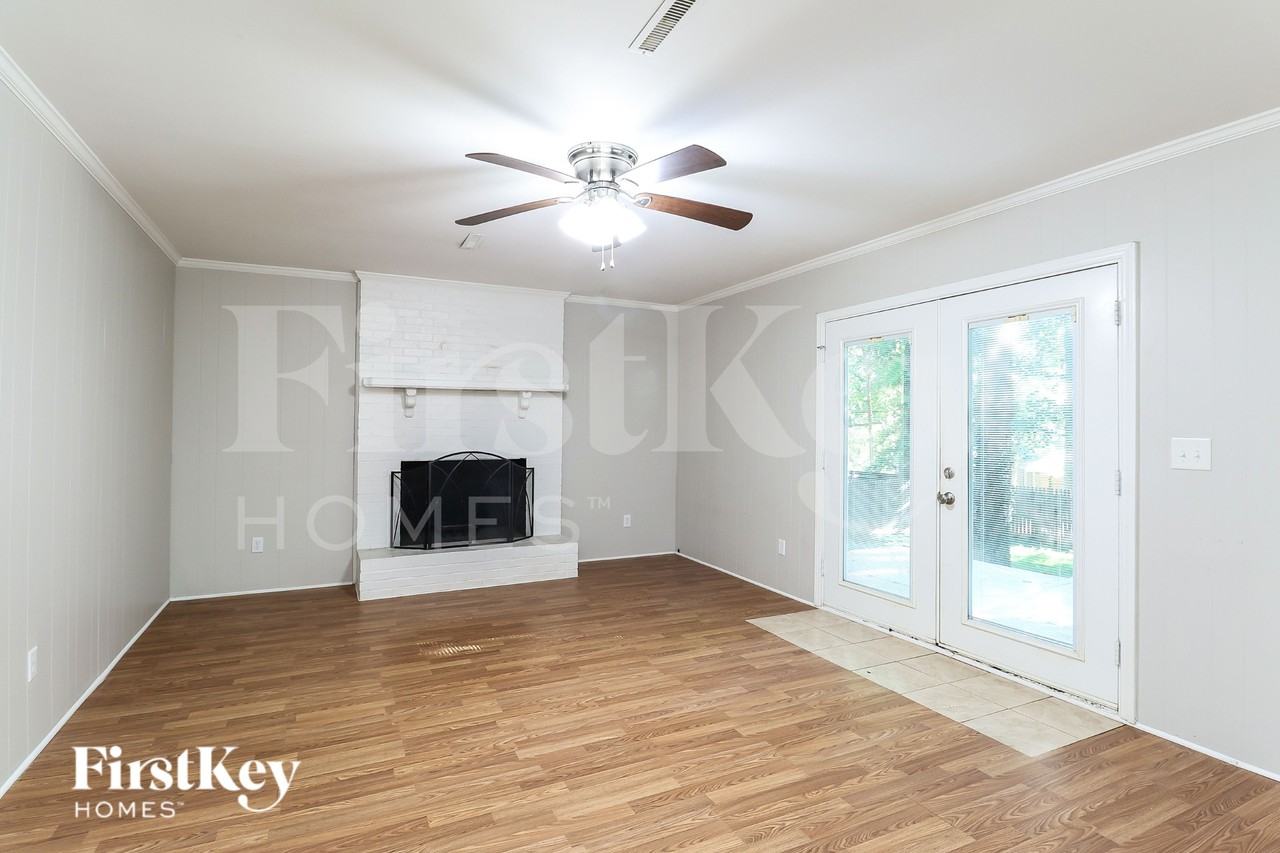 13507 Idlefield Ln - Photo 3 of 19