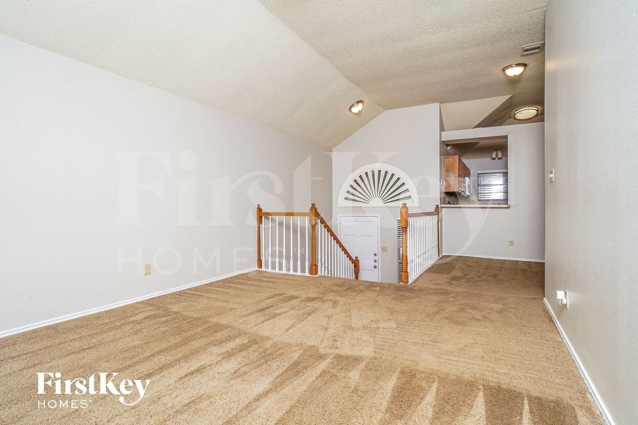 1323 Jasmine Dr - Photo 6 of 15