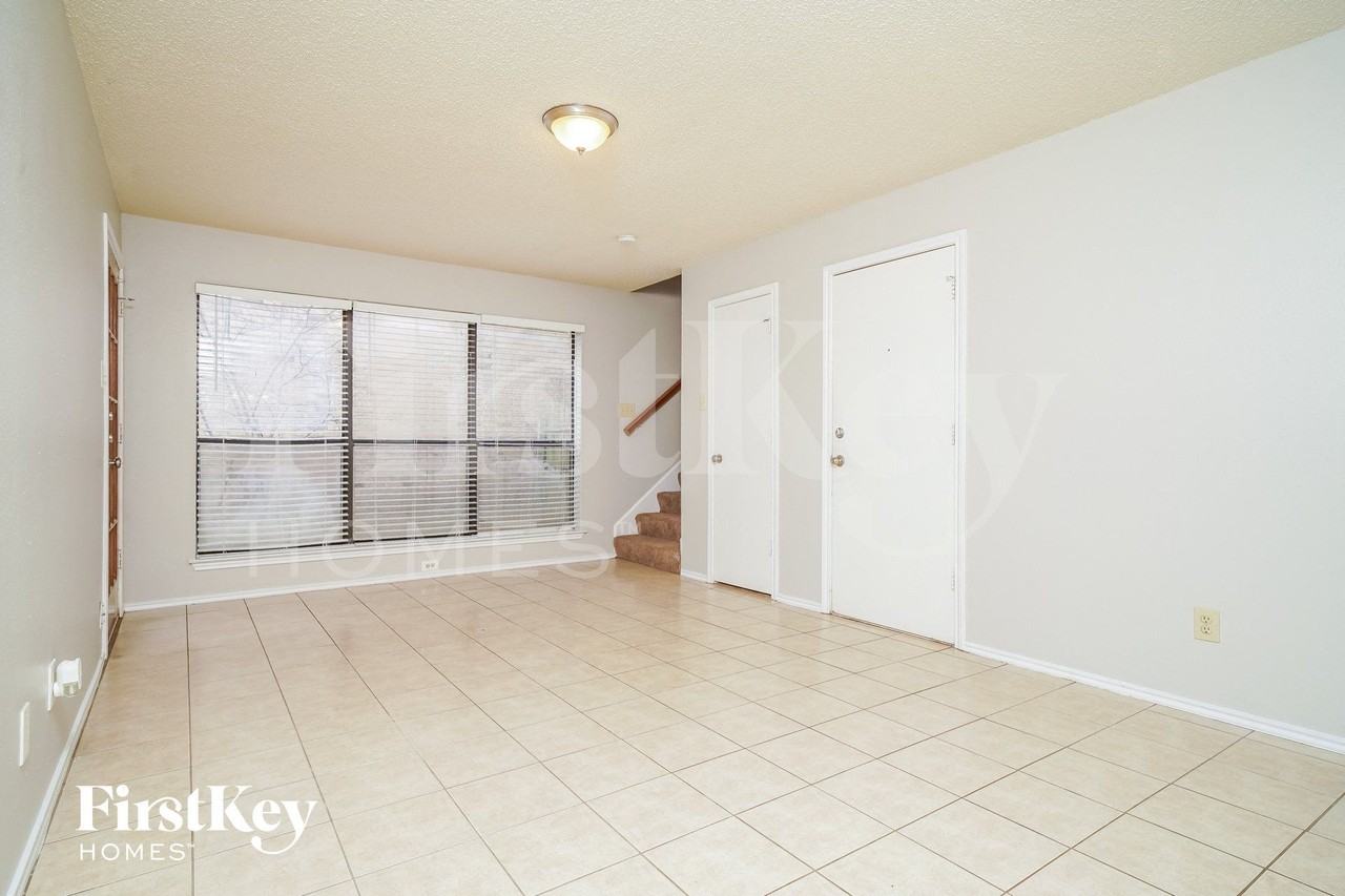 1323 Jasmine Dr - Photo 7 of 15