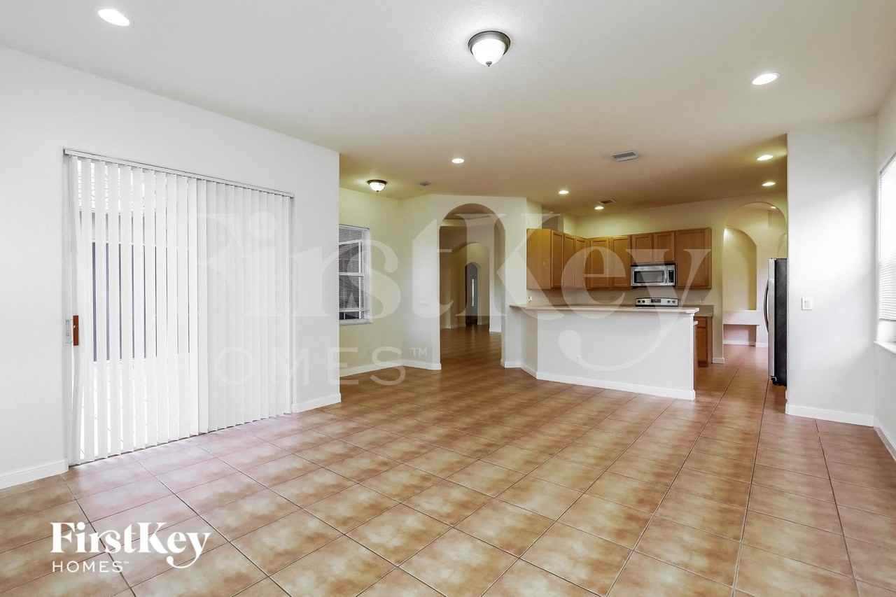 12748 Swstreet - Photo 6 of 15