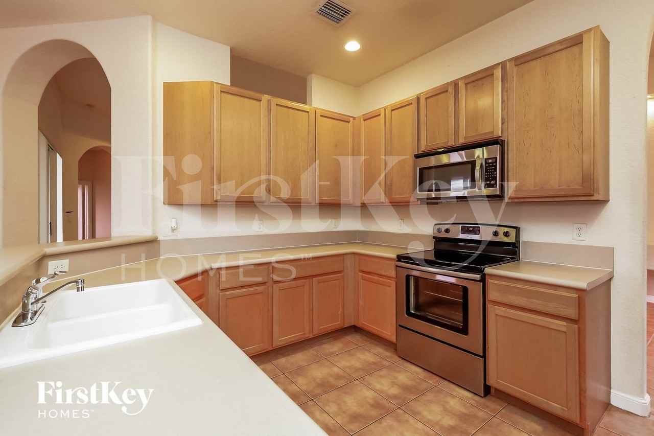 12748 Swstreet - Photo 7 of 15