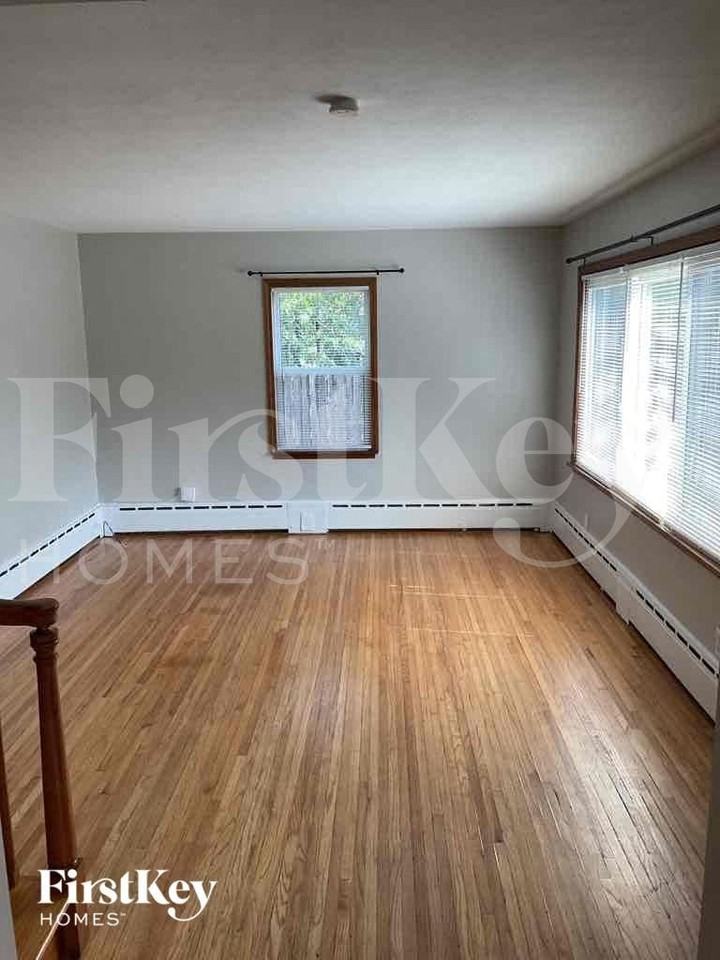 1217 Clara Ave - Photo 2 of 10